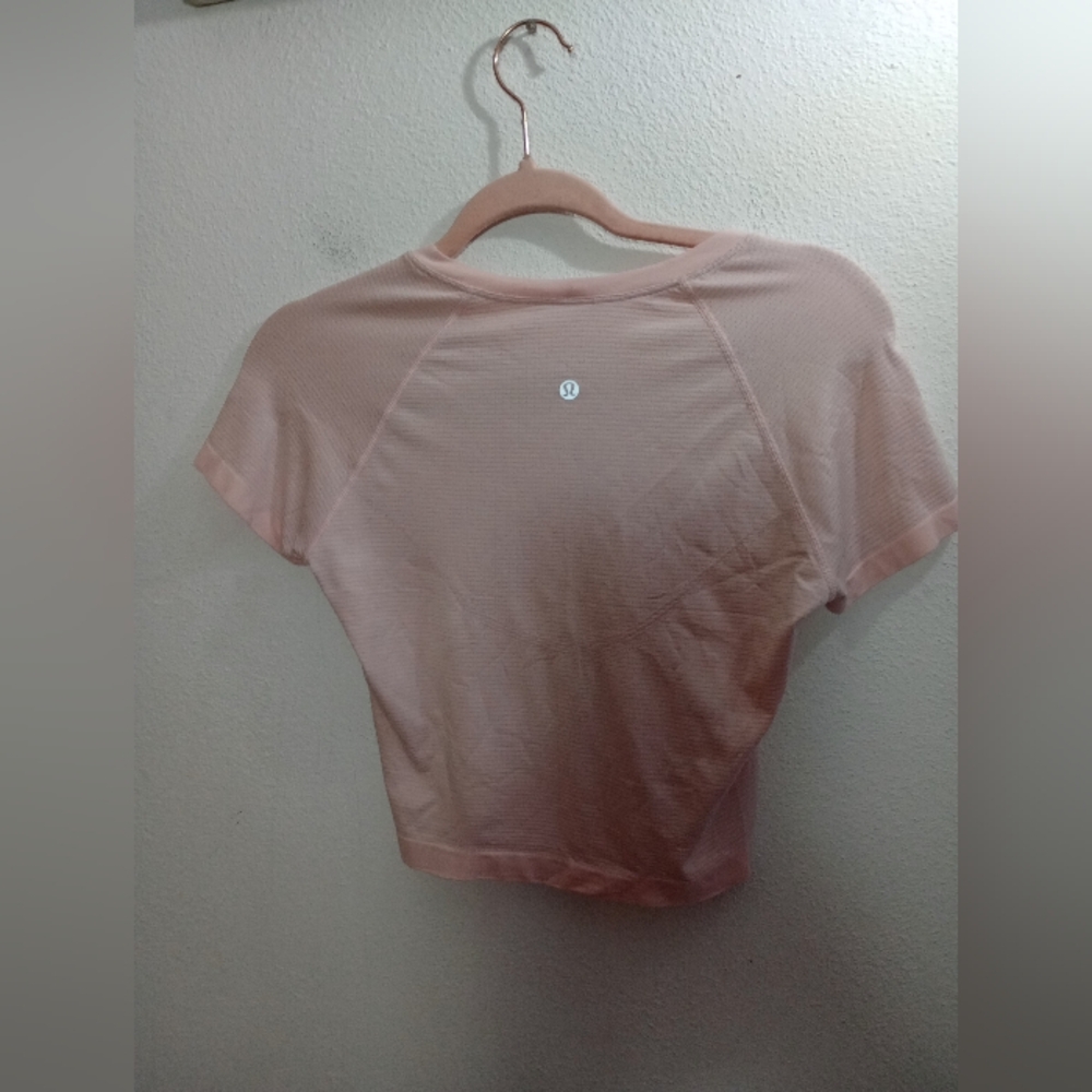 lululemon athletica Light Pink Crop Top - Picture 4 of 4